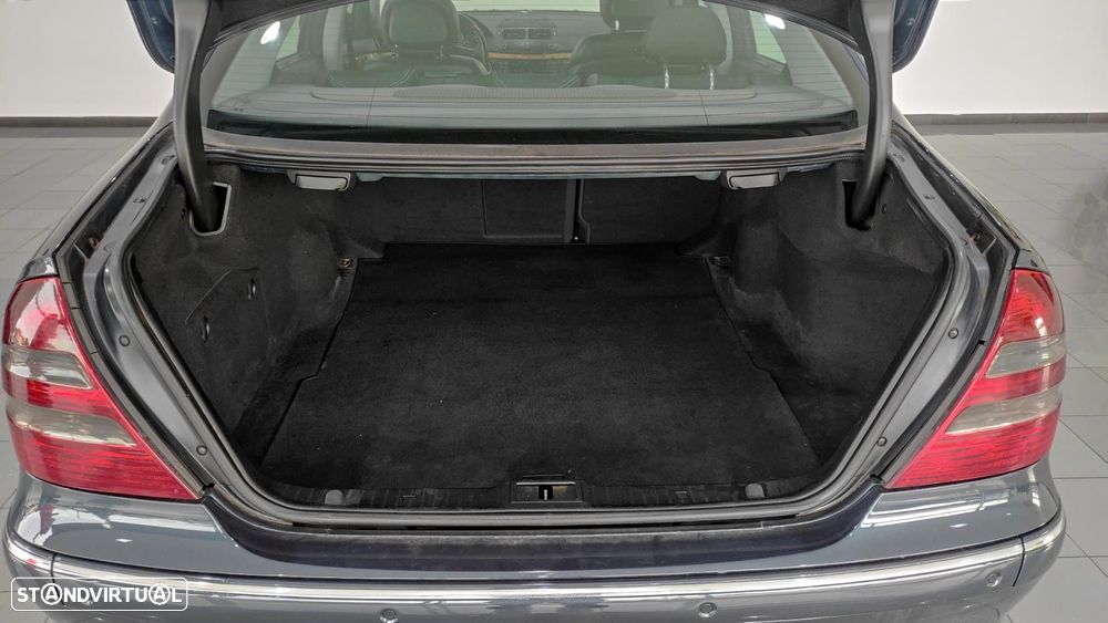 Mercedes-Benz E 220 CDi Avantgarde Aut. - 19