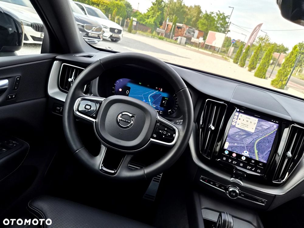 Volvo XC 60 T6 Plug-In Hybrid AWD Plus Black Edition - 23