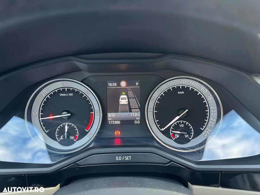 Skoda Superb 2.0 TDI DSG L&K - 13