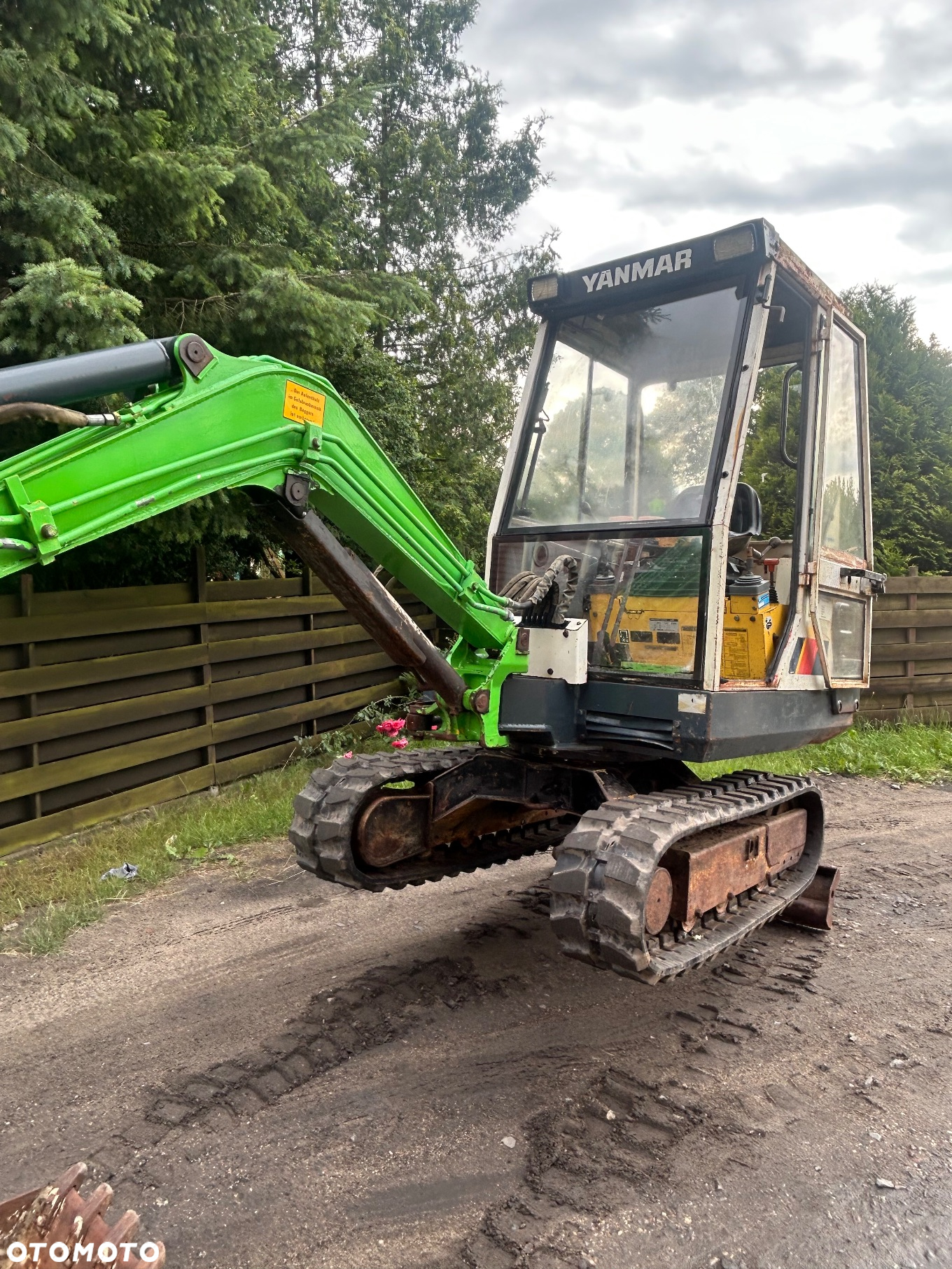 Yanmar B22 - 13