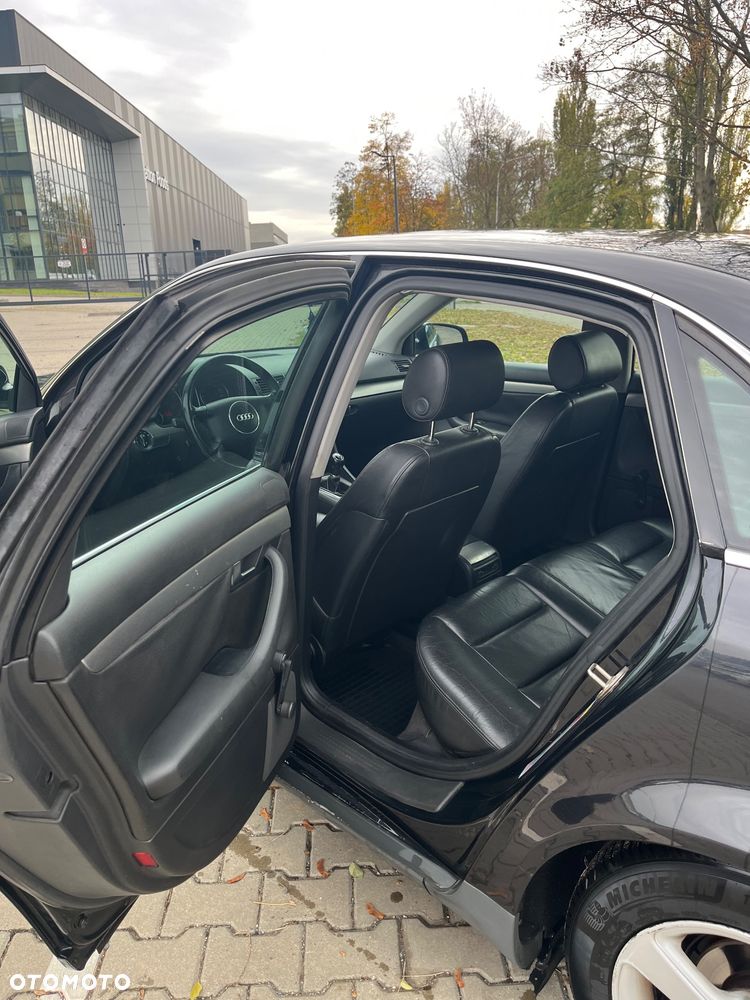 Audi A4 Limousine - 10