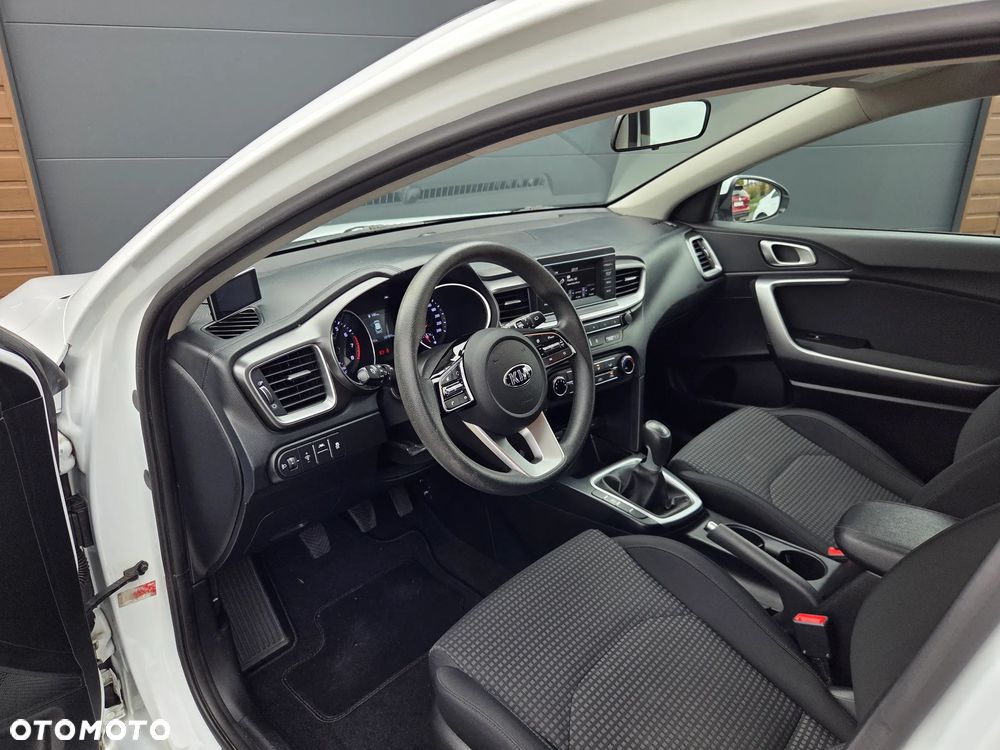 Kia Ceed 2019 photo 5