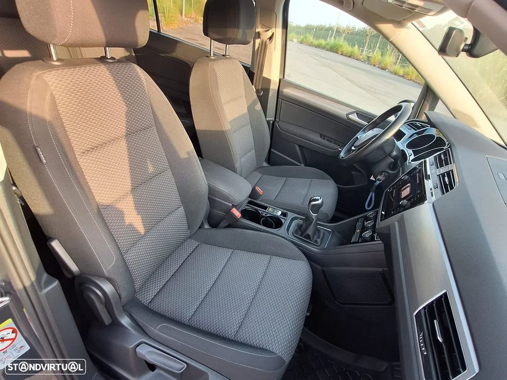 VW Touran 2.0 TDI Confortline - 17