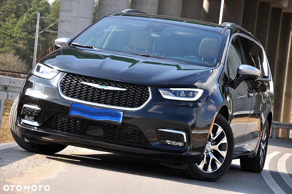 Chrysler Pacifica - 1