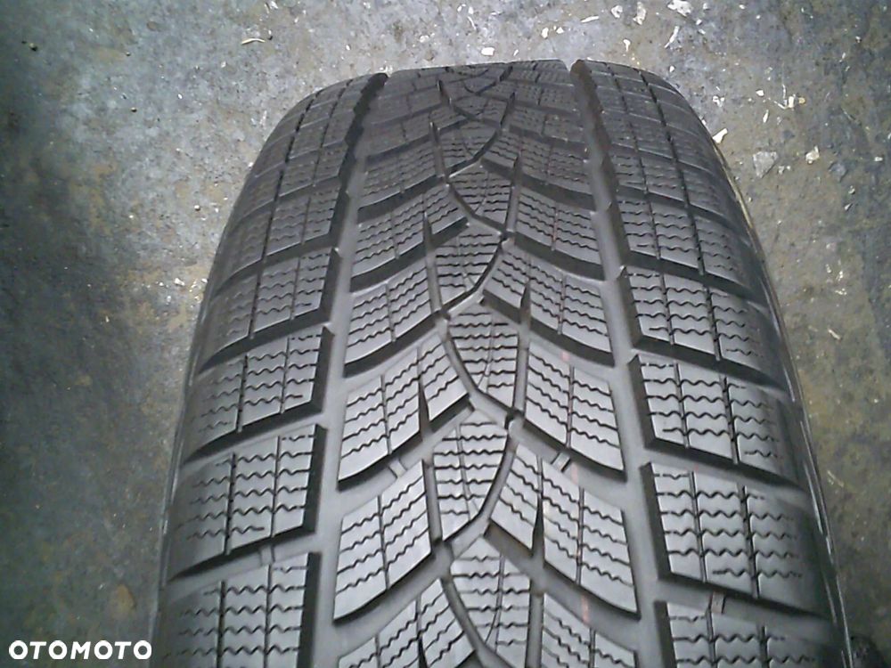 GOODYEAR Ultra Grip Performance + SUV 225/60R18 7,8mm 2024 - 1