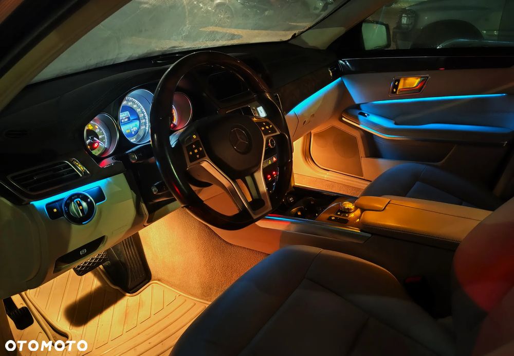 Mercedes-Benz Klasa E 250 Elegance - 39