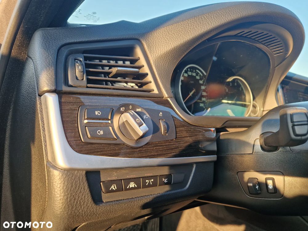 BMW Seria 5 535i xDrive - 12
