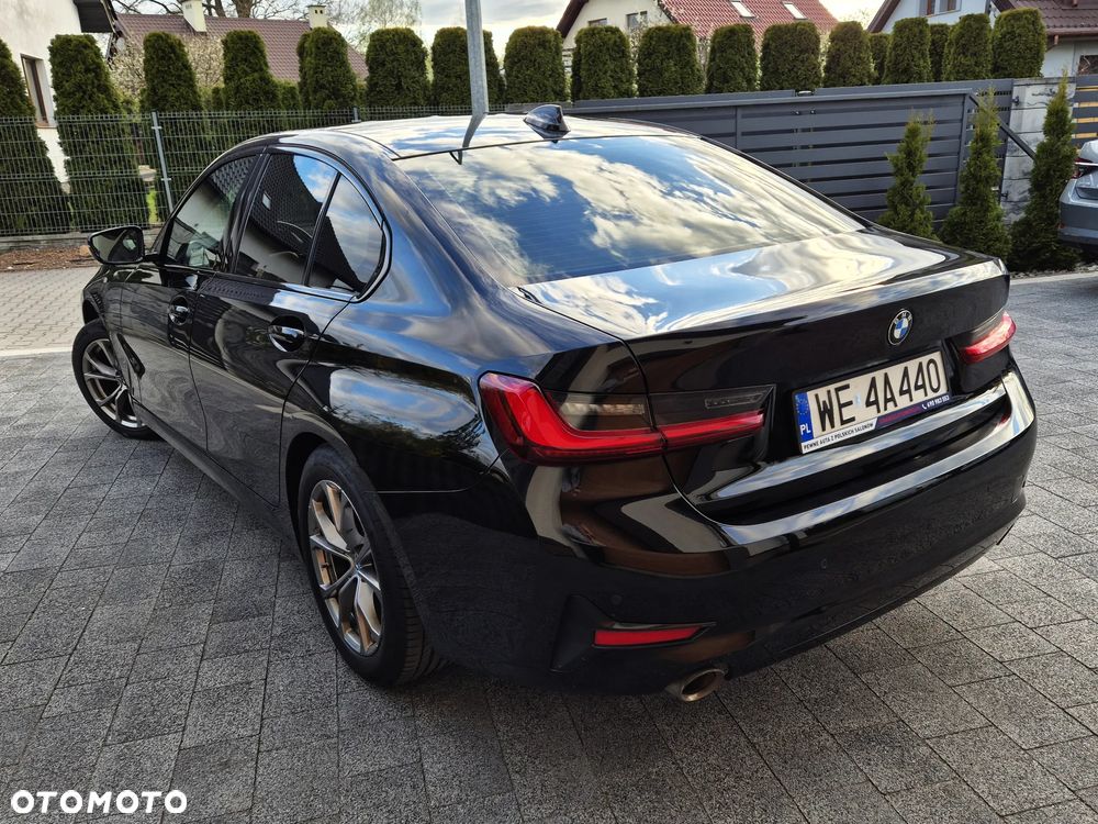 BMW Seria 3 320i Sport Line - 2