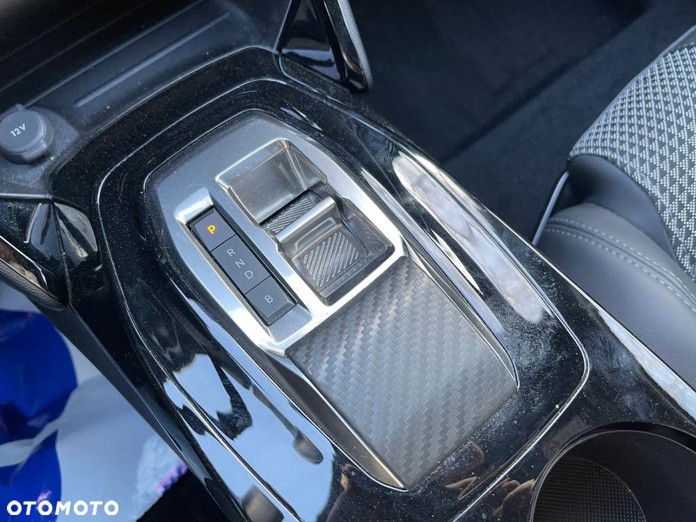 Peugeot 2008 50kWh GT - 14