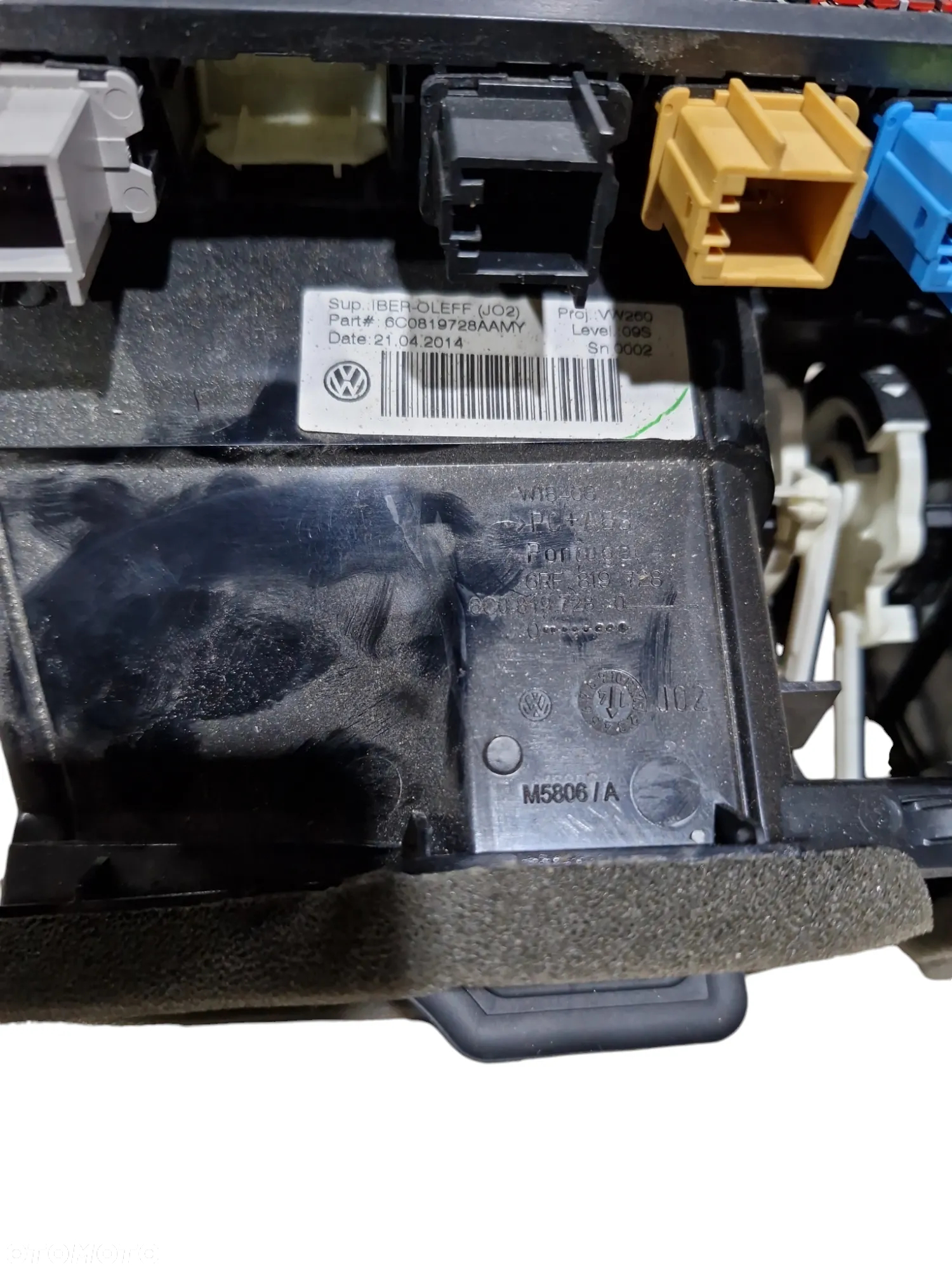 Kratka nawiewu powietrza środkowa przełączniki VW Polo V 6R Lift 6RF819728 - 2