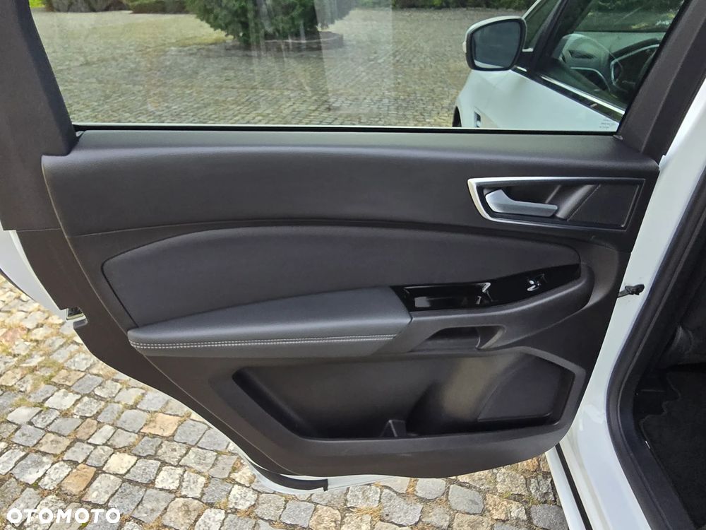 Ford S-Max - 24