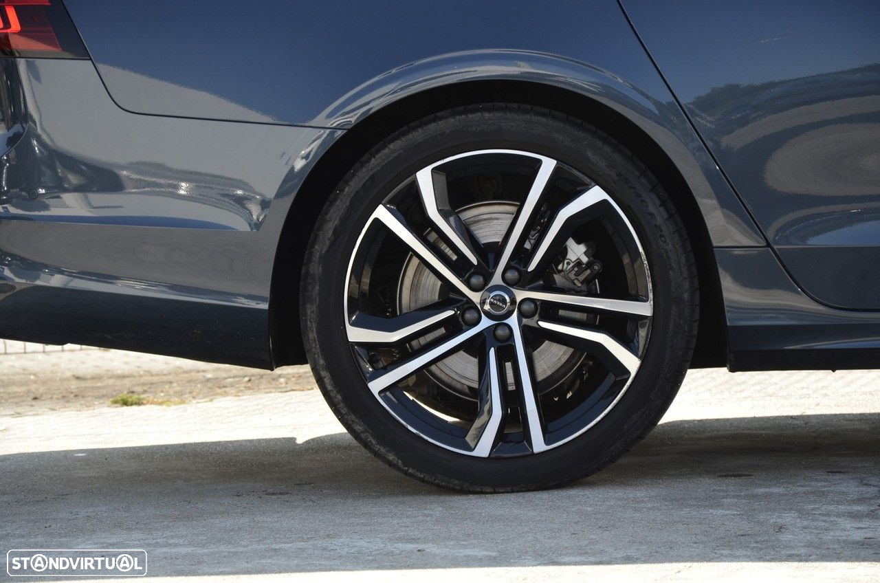 Volvo V90 2.0 T6 PHEV Plus Dark AWD - 33
