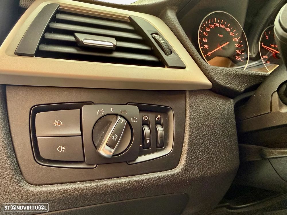 BMW 318 d Touring Line Sport Auto - 20