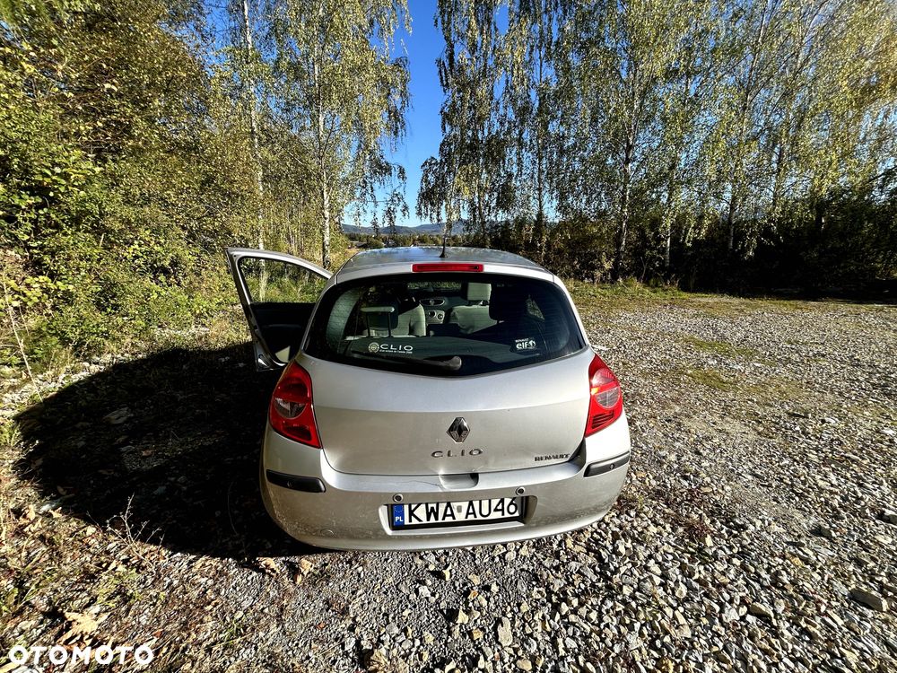 Renault Clio - 2