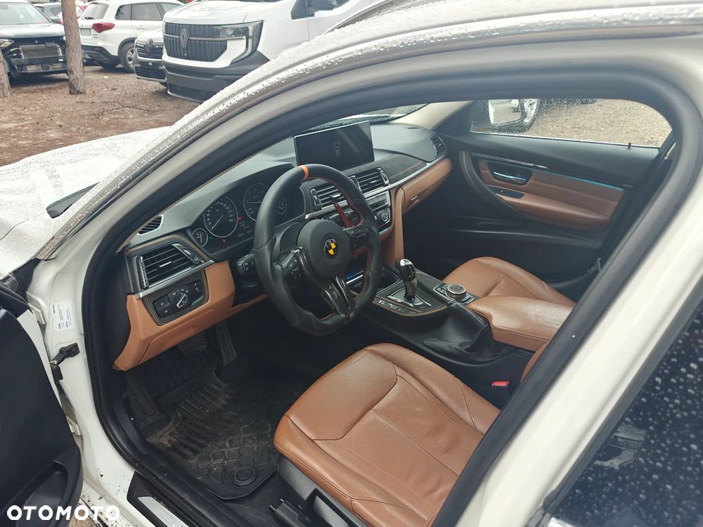 BMW Seria 3 318d Luxury Line - 13