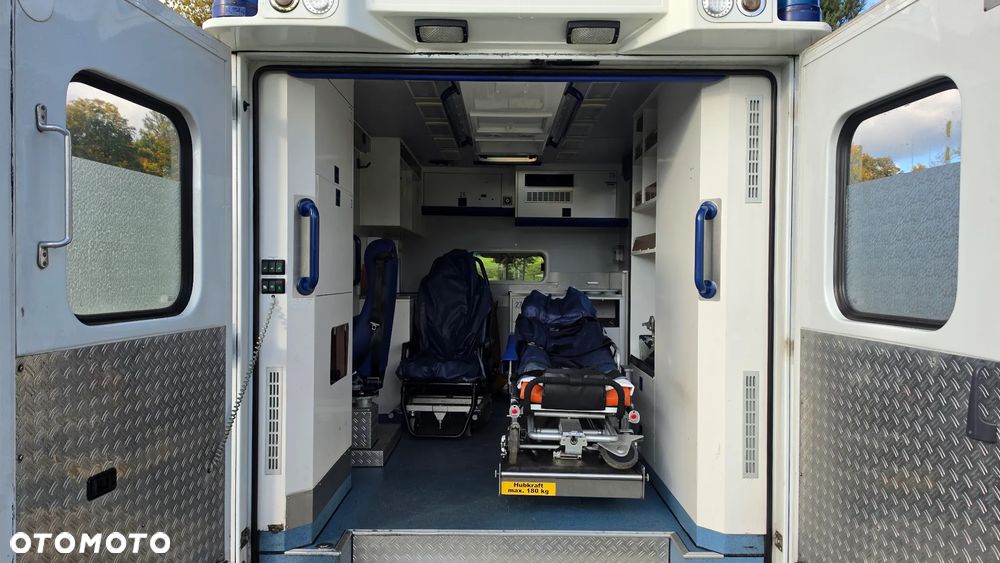 Mercedes-Benz Sprinter - 16