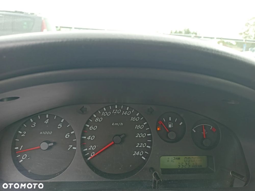 Nissan Almera - 14