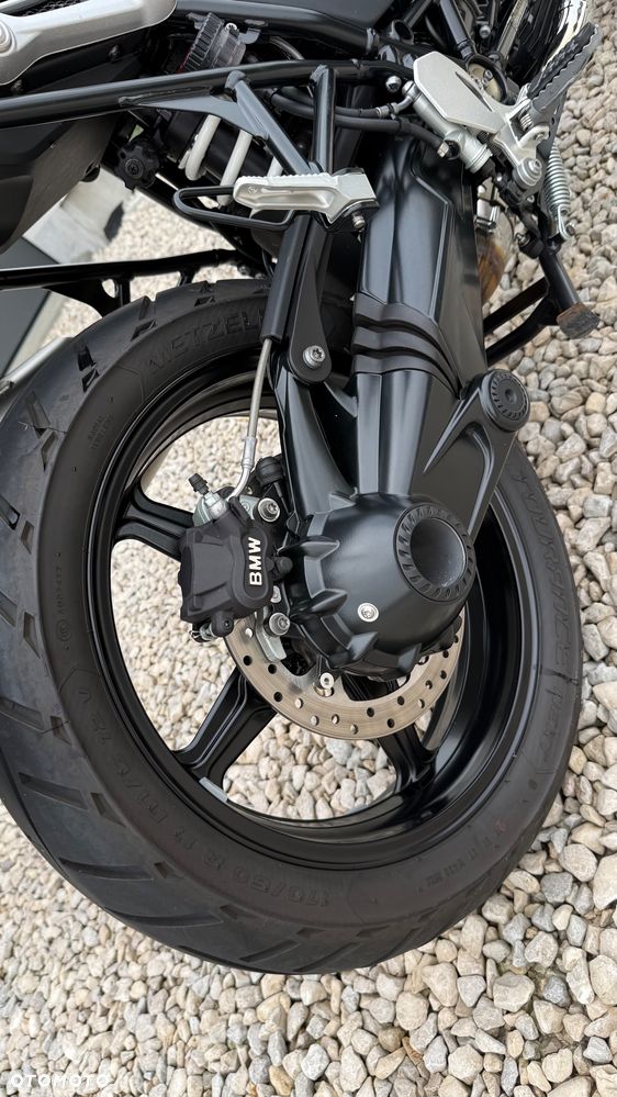 BMW R - 9