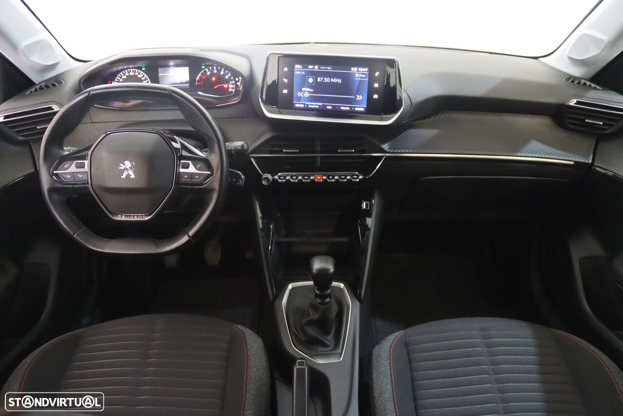 Peugeot 208 - 6