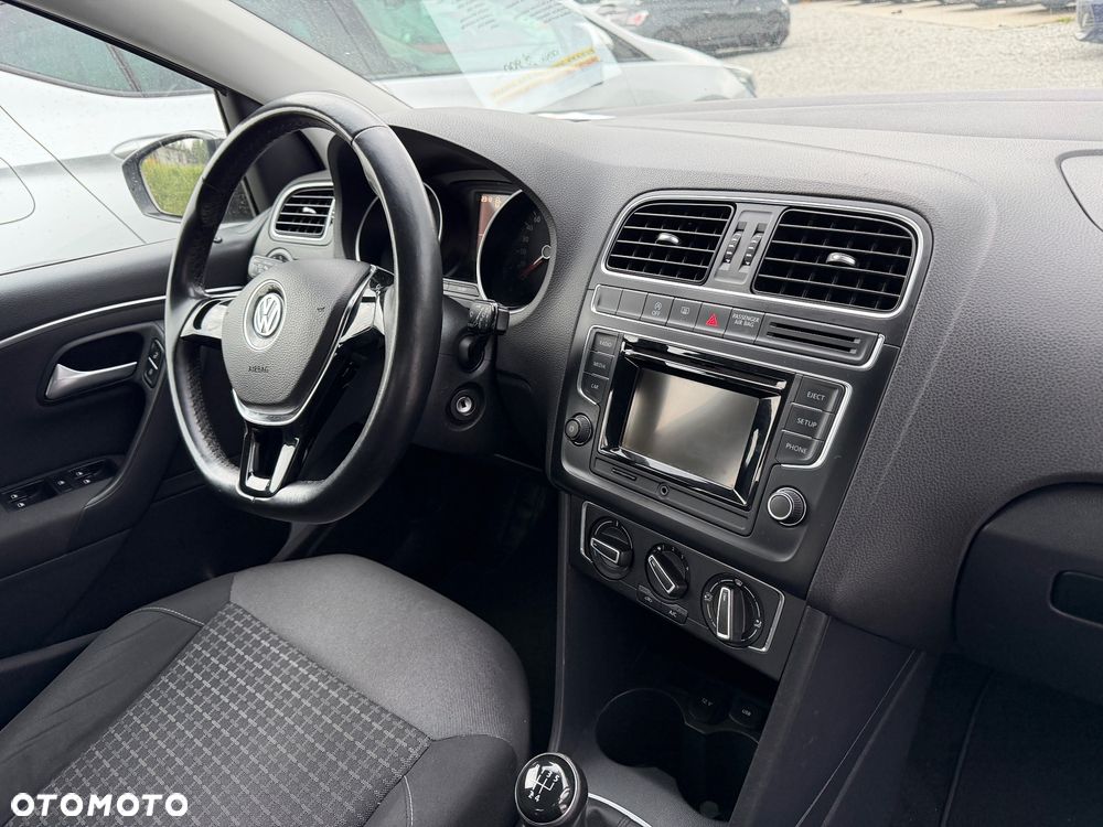 Volkswagen Polo - 11