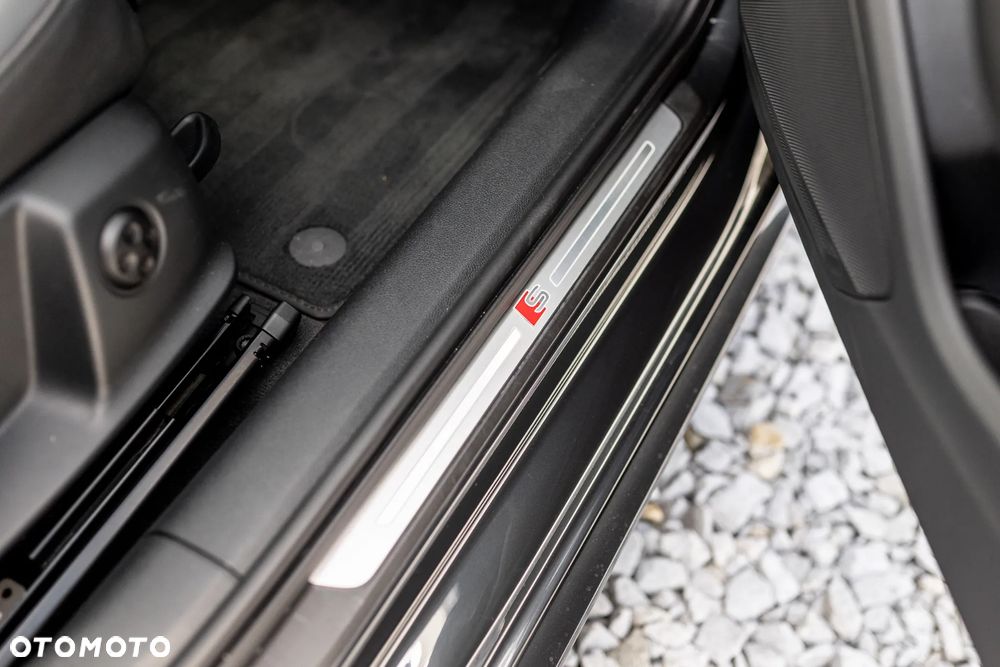 Audi A4 Avant 40 TDI quattro S tronic S line - 10