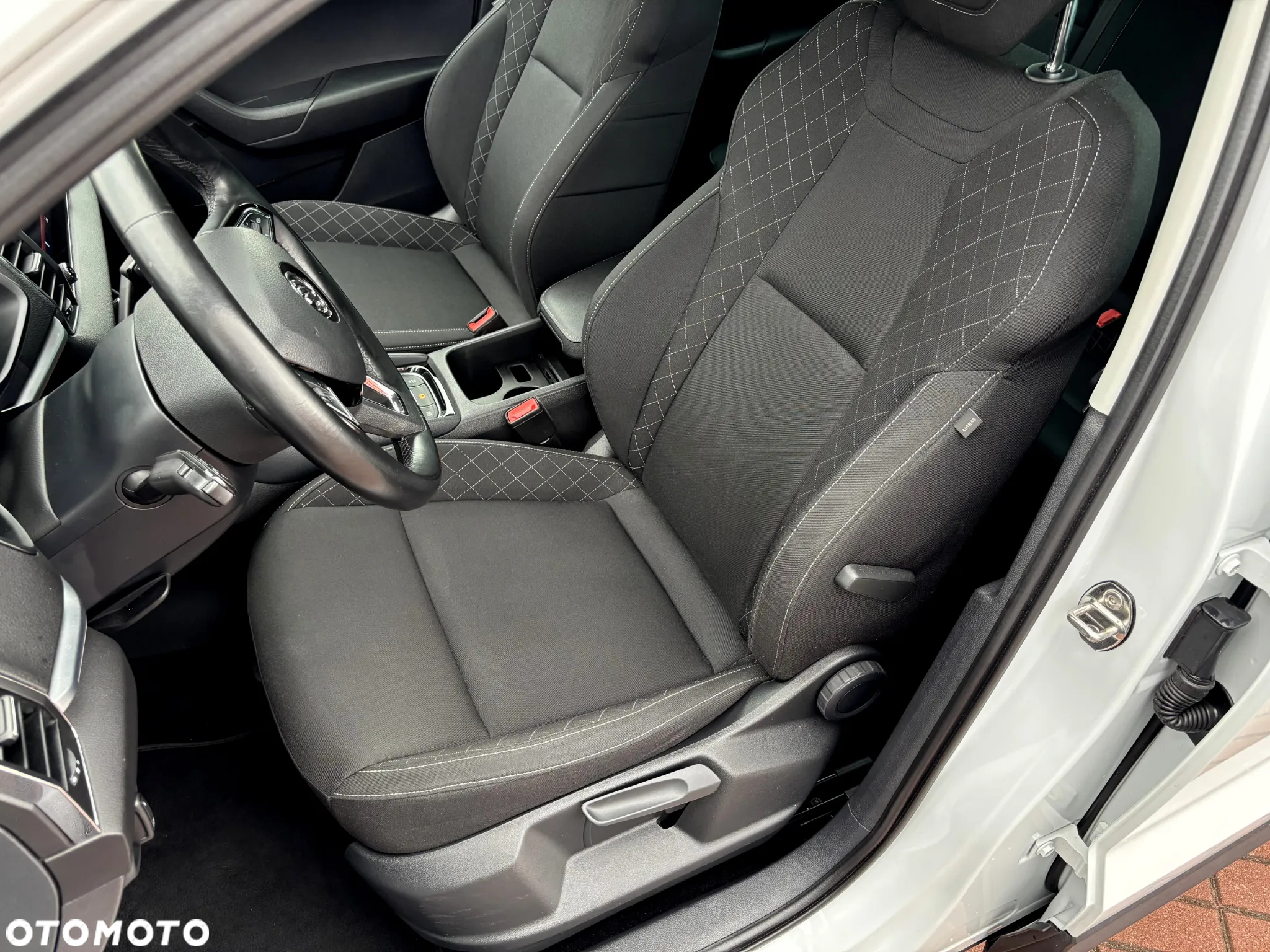 Skoda Karoq 1.5 TSI Ambition - 14
