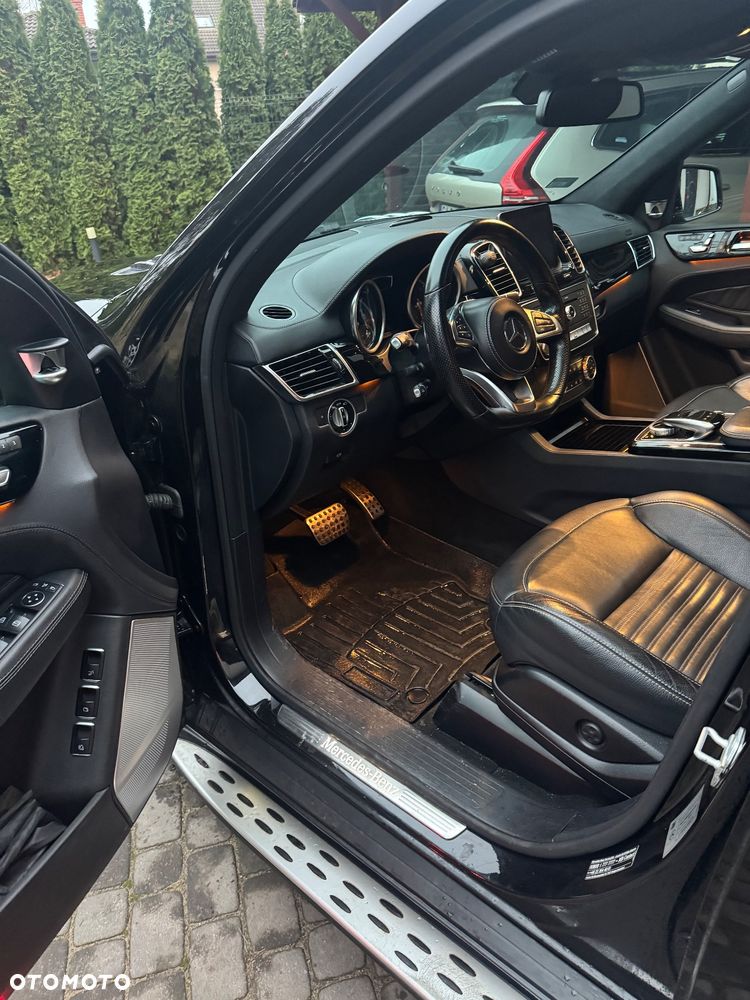 Mercedes-Benz GLS - 20