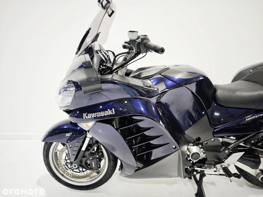 Kawasaki GTR - 4