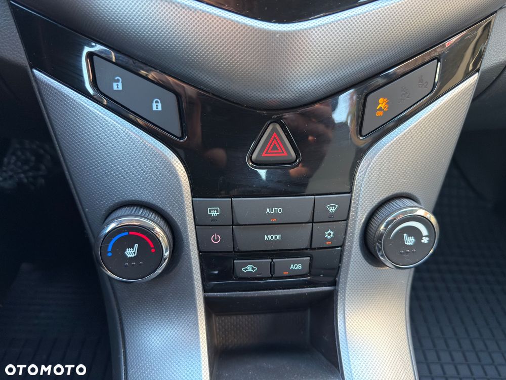 Chevrolet Cruze 1.8 LS - 17