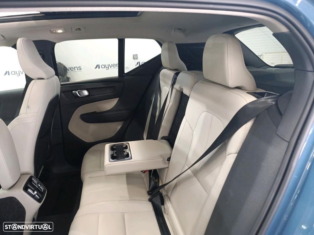 Volvo XC 40 2.0 B3 Plus Dark - 9