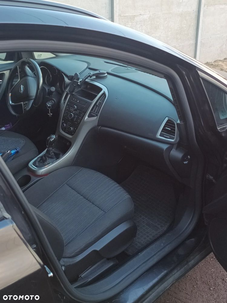 Opel Astra 2011
