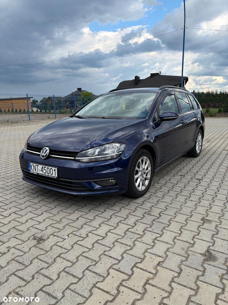 Volkswagen Golf - 1
