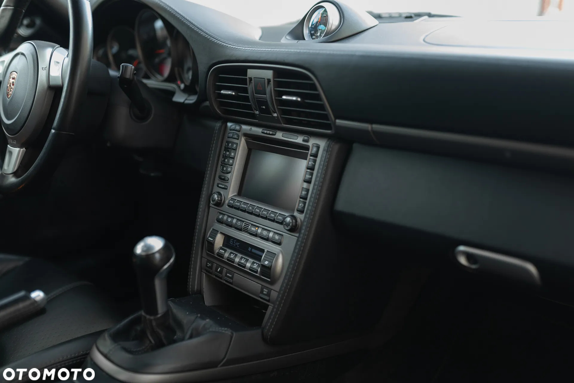 Porsche 911 Carrera 4 - 17
