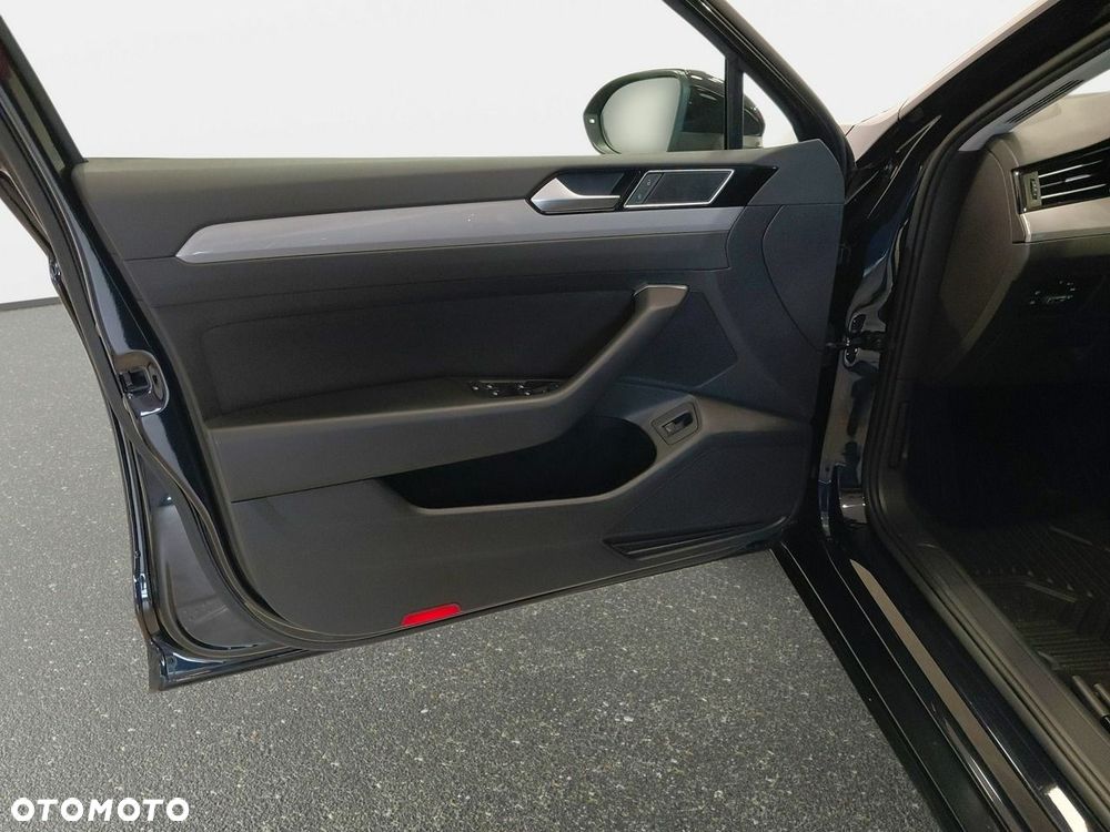 Volkswagen Passat Variant 2.0 TSI Business DSG - 12