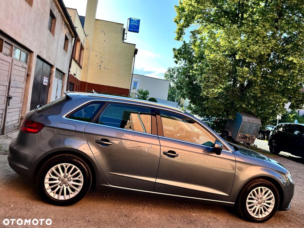 Audi A3 Sportback 1.6 TDI DPF S tronic Ambiente - 7