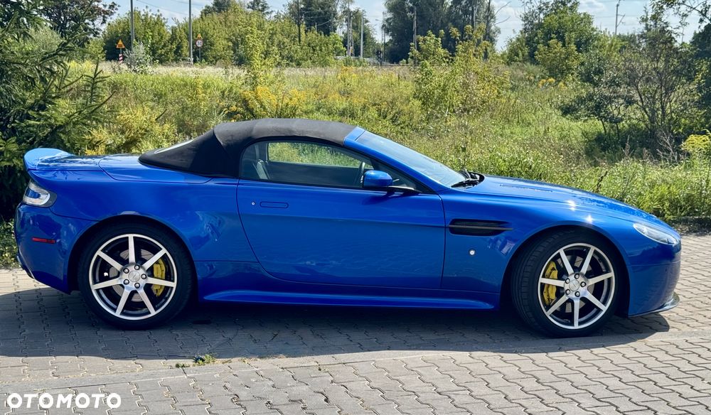 Aston Martin V8 Vantage - 7