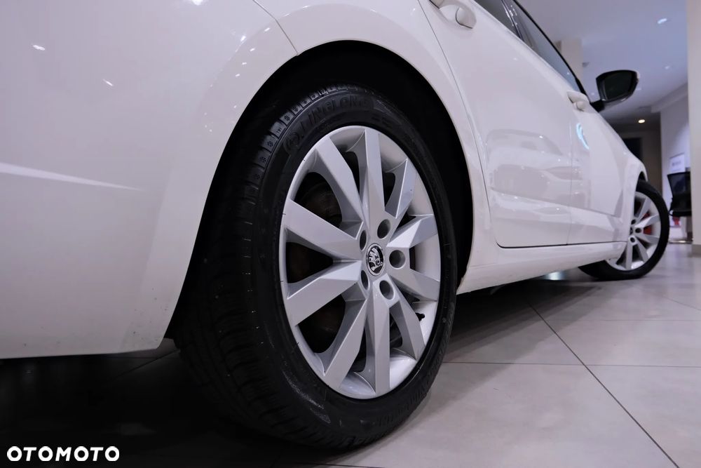 Skoda Octavia 2.0 TDI DSG RS - 11