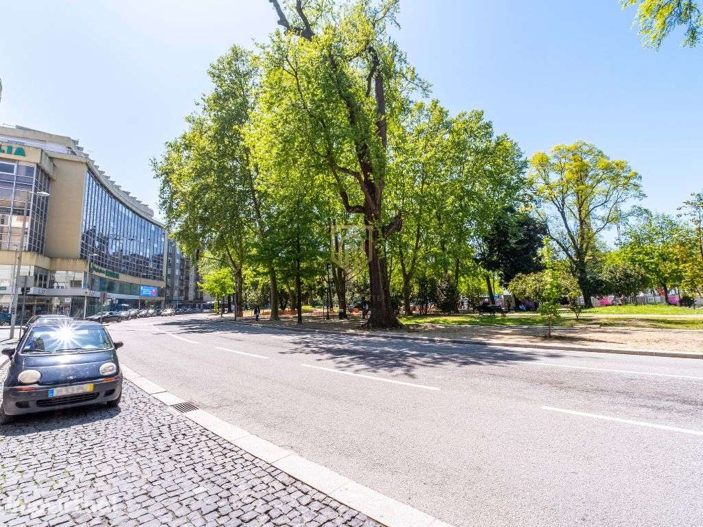 Loja para arrendar na zona da Boavista - Grande imagem: 2/22