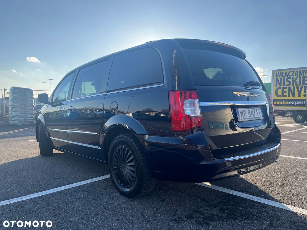 Chrysler Town & Country 3.6 Limited - 7