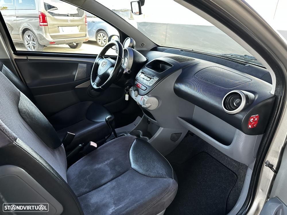 Toyota Aygo 1.0 Style Pack - 25