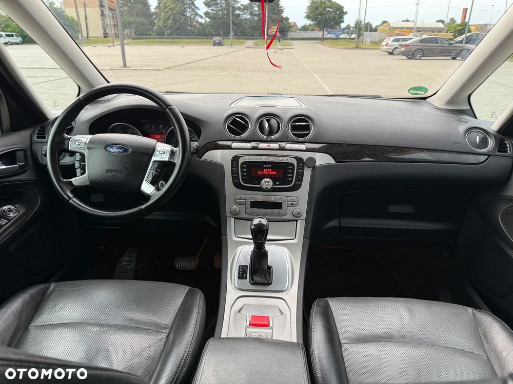 Ford Galaxy 2.0 TDCi Ghia - 19