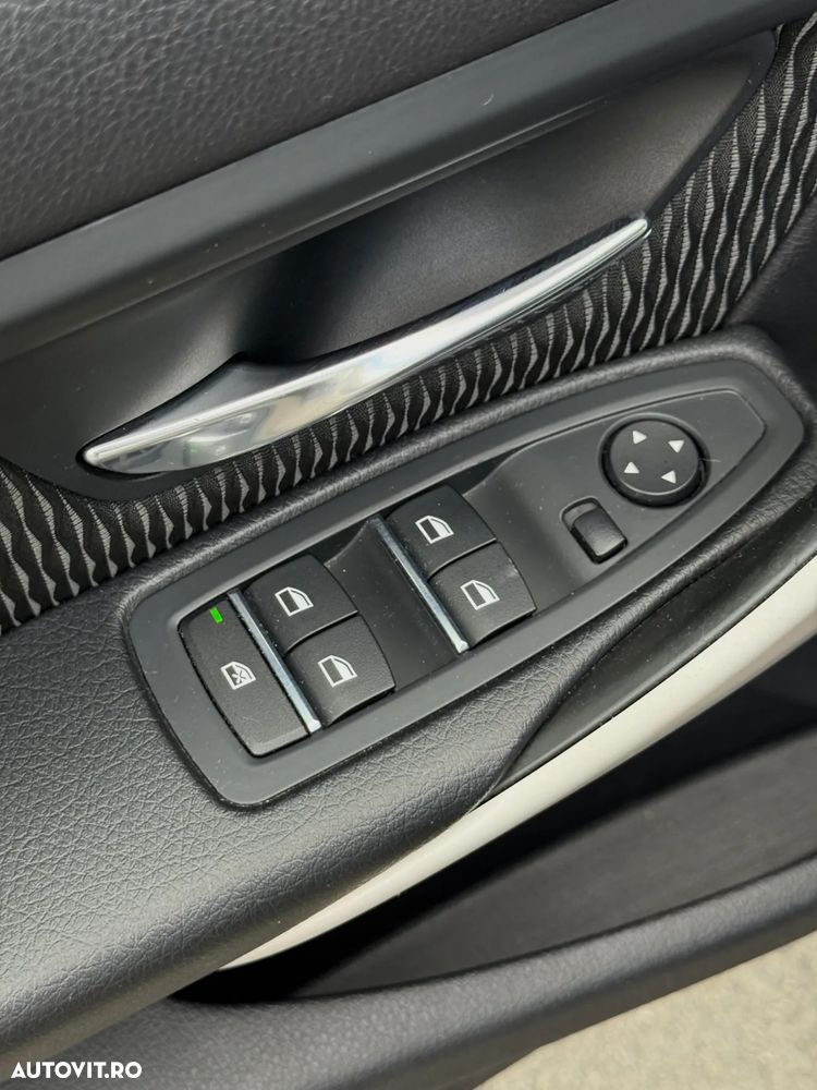 BMW Seria 3 318i Aut. Advantage - 24