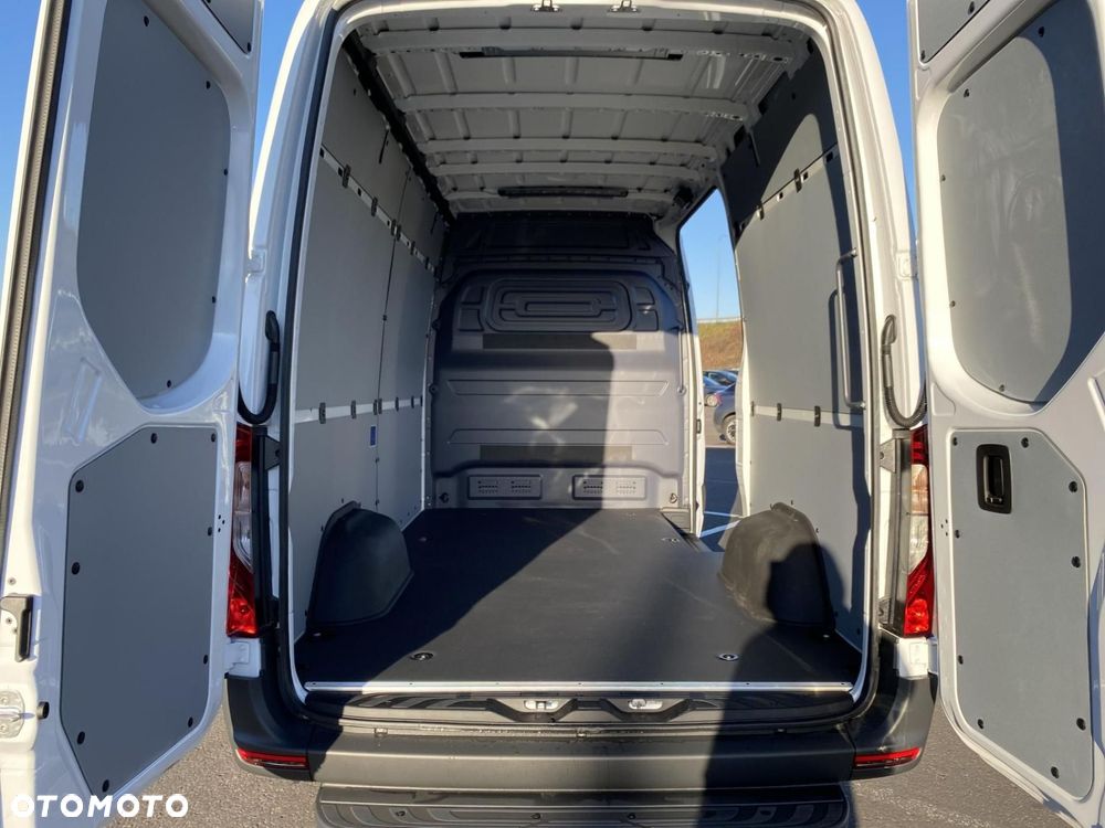 Mercedes-Benz eSprinter - 19