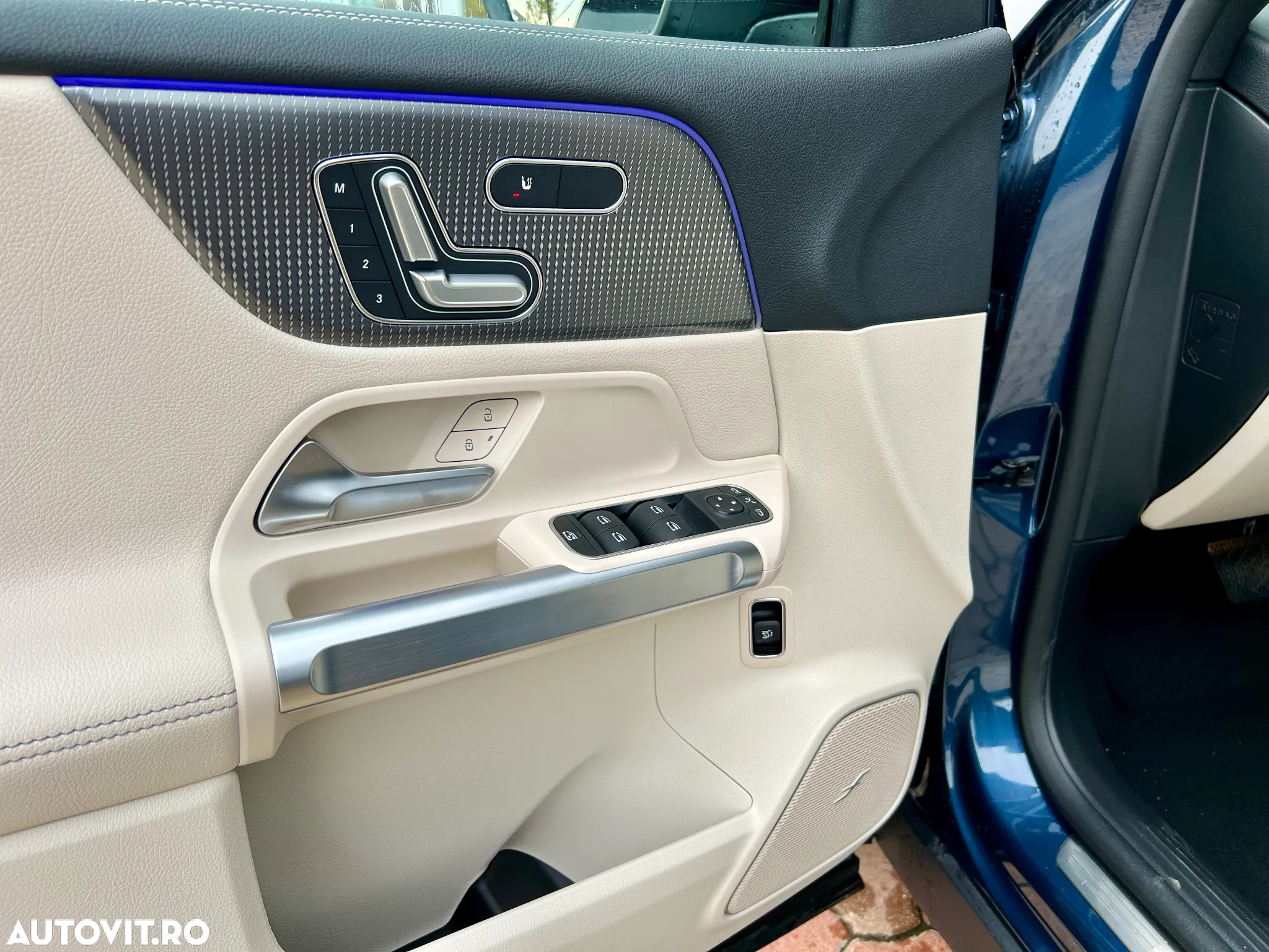 Mercedes-Benz EQB 300 4MATIC - 11