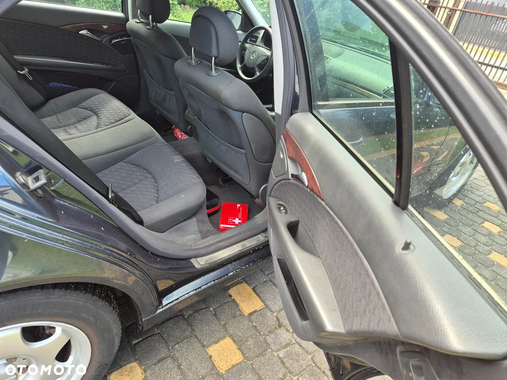 Mercedes-Benz Klasa E 200 CDI Classic DPF - 9