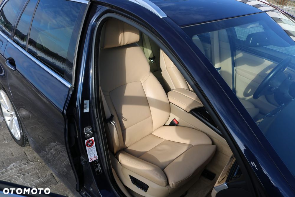 BMW Seria 5 525d xDrive Modern Line - 28