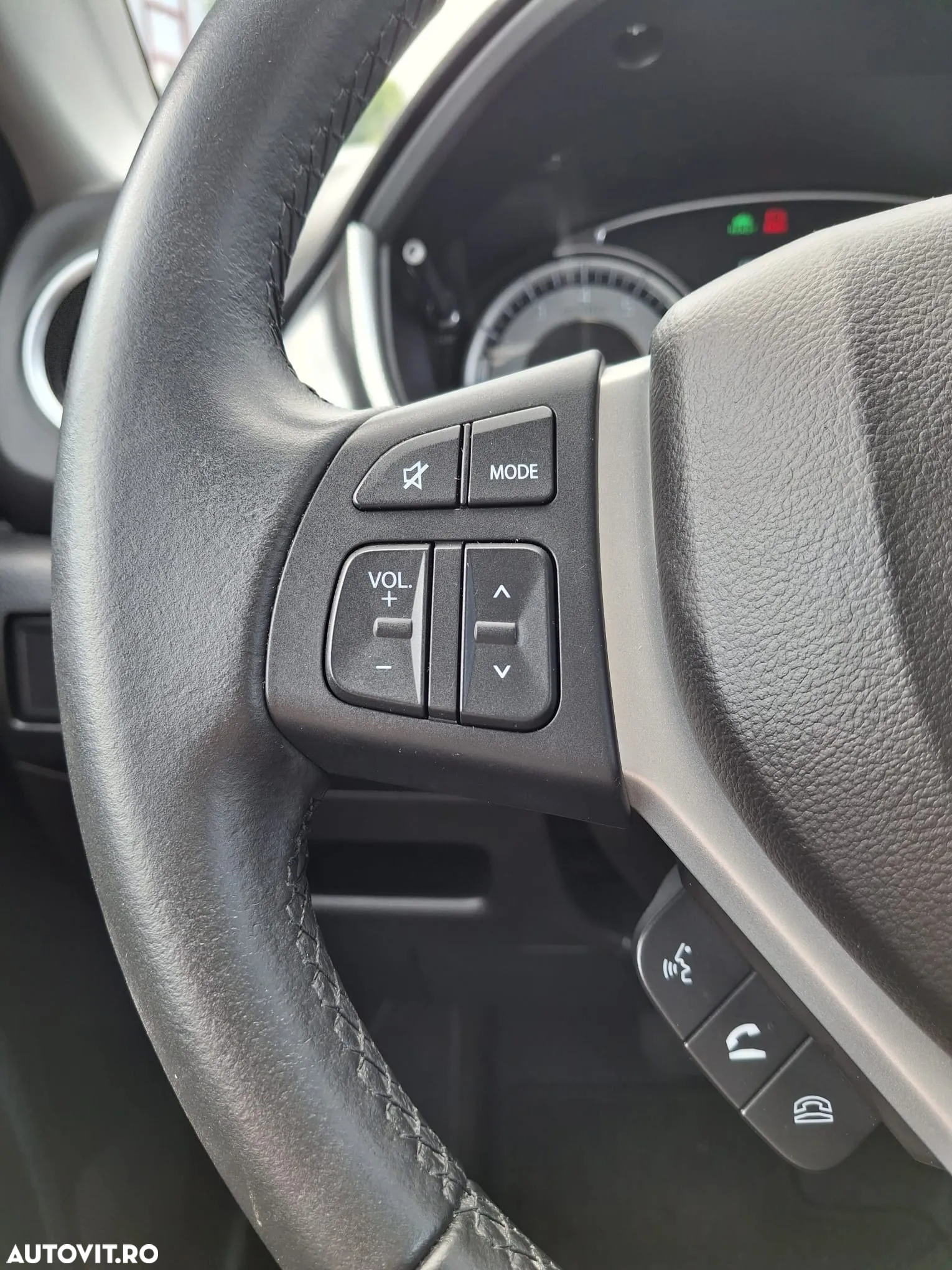 Suzuki Vitara 1.5 HEV Luxus - 17