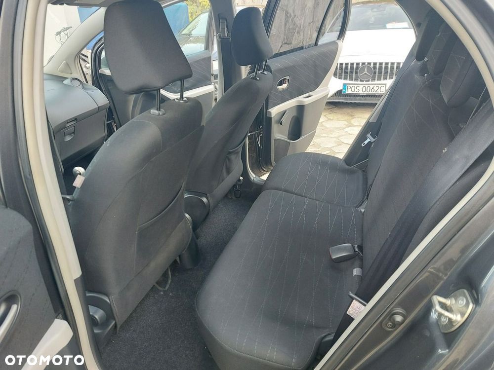 Toyota Yaris - 18