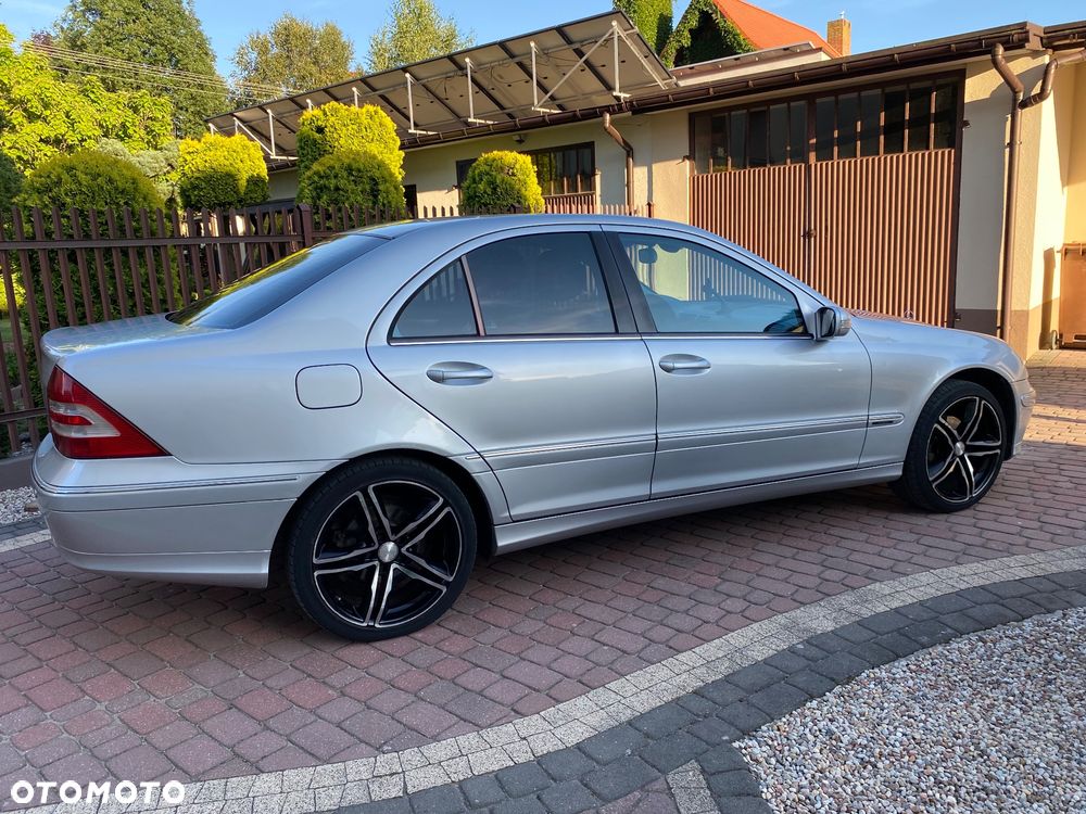 Mercedes-Benz Klasa C 200 CDI Avantgarde DPF - 6
