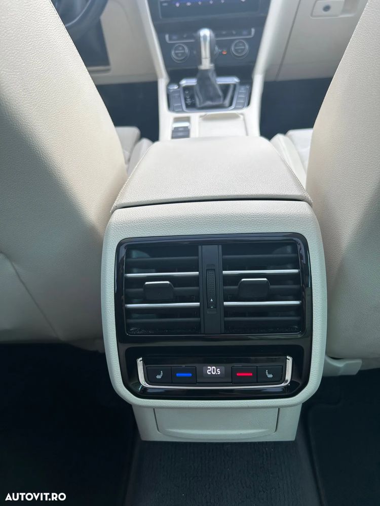 Volkswagen Passat 2.0 TDI DSG 4Motion Highline - 9